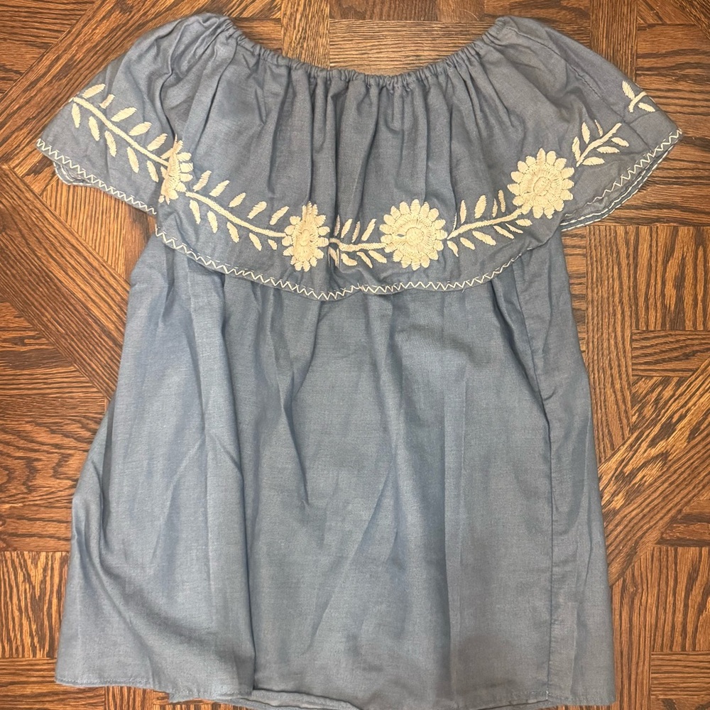 Nativa Chambray Embroidered Off the Shoulder Top. NWOT.